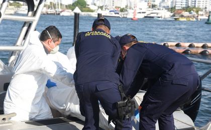 Un muerto y cuatro desaparecidos en naufragio de una embarcación