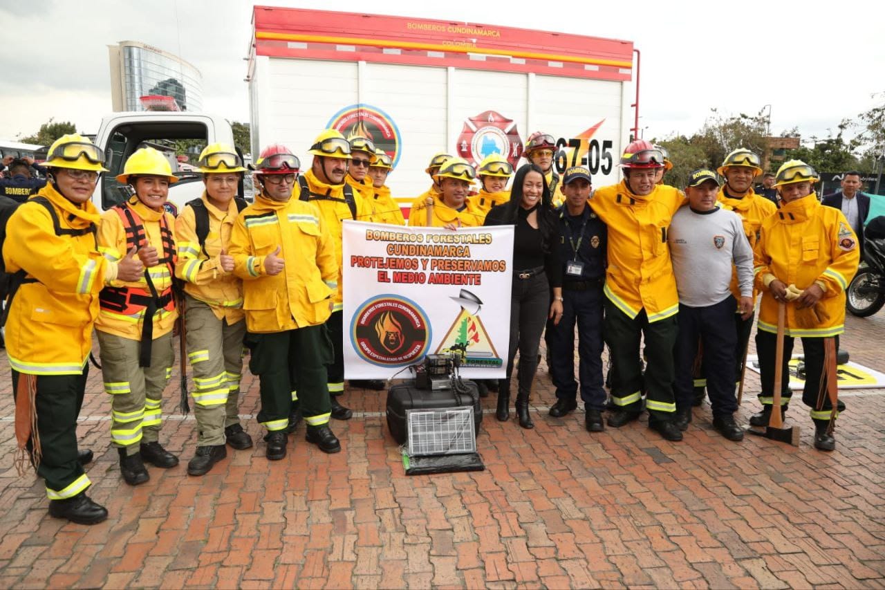 Nuevas dotaciones para bomberos de Viotá, Paratebueno, Arbeláez, Guayabetal, Medina y San Juan de Rioseco