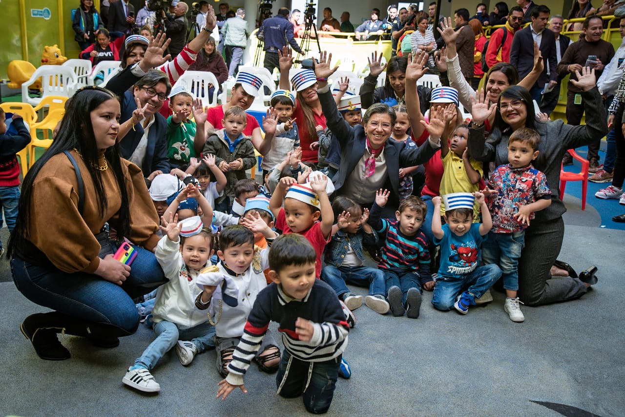 Alcaldesa Claudia López entregó mega-jardín infantil en Rafael Uribe Uribe, construido gracias a los impuestos de los bogotanos