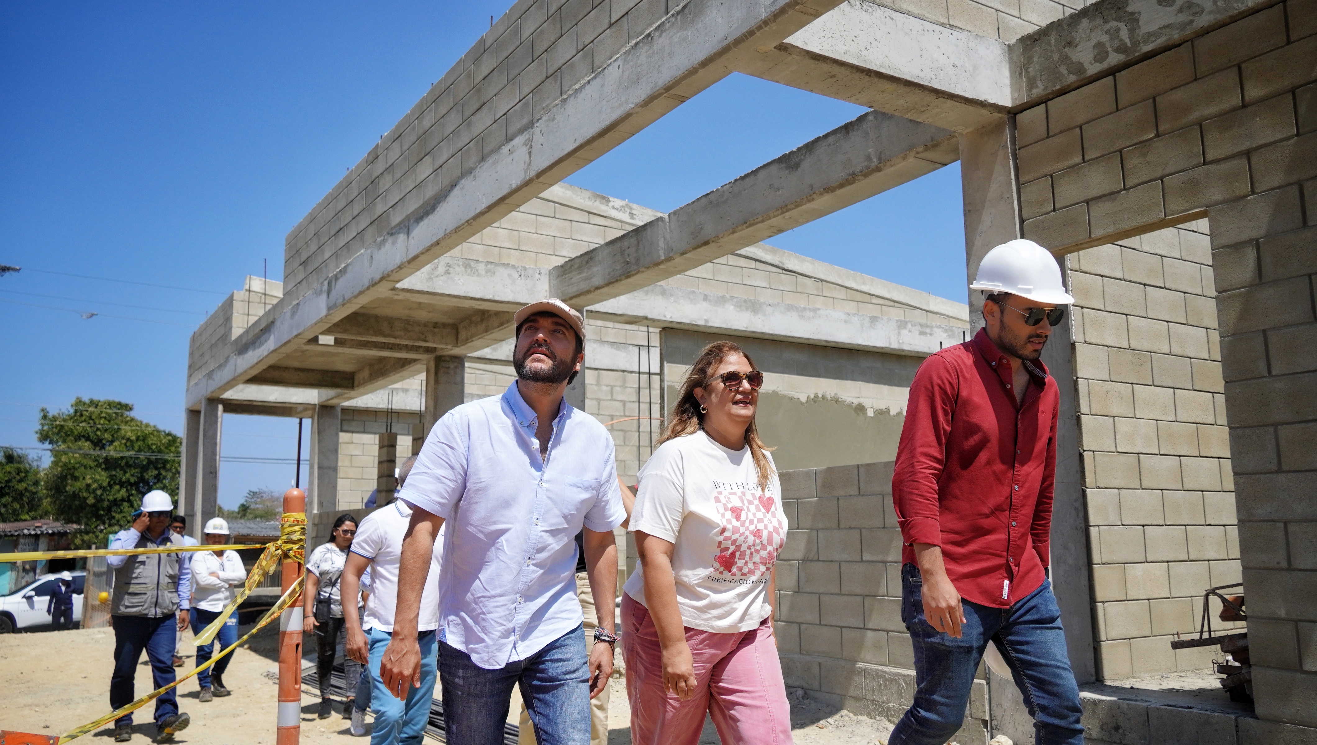 Avanza la revolución educativa en Barranquilla: alcalde inspecciona obras de infraestructura en colegios oficiales