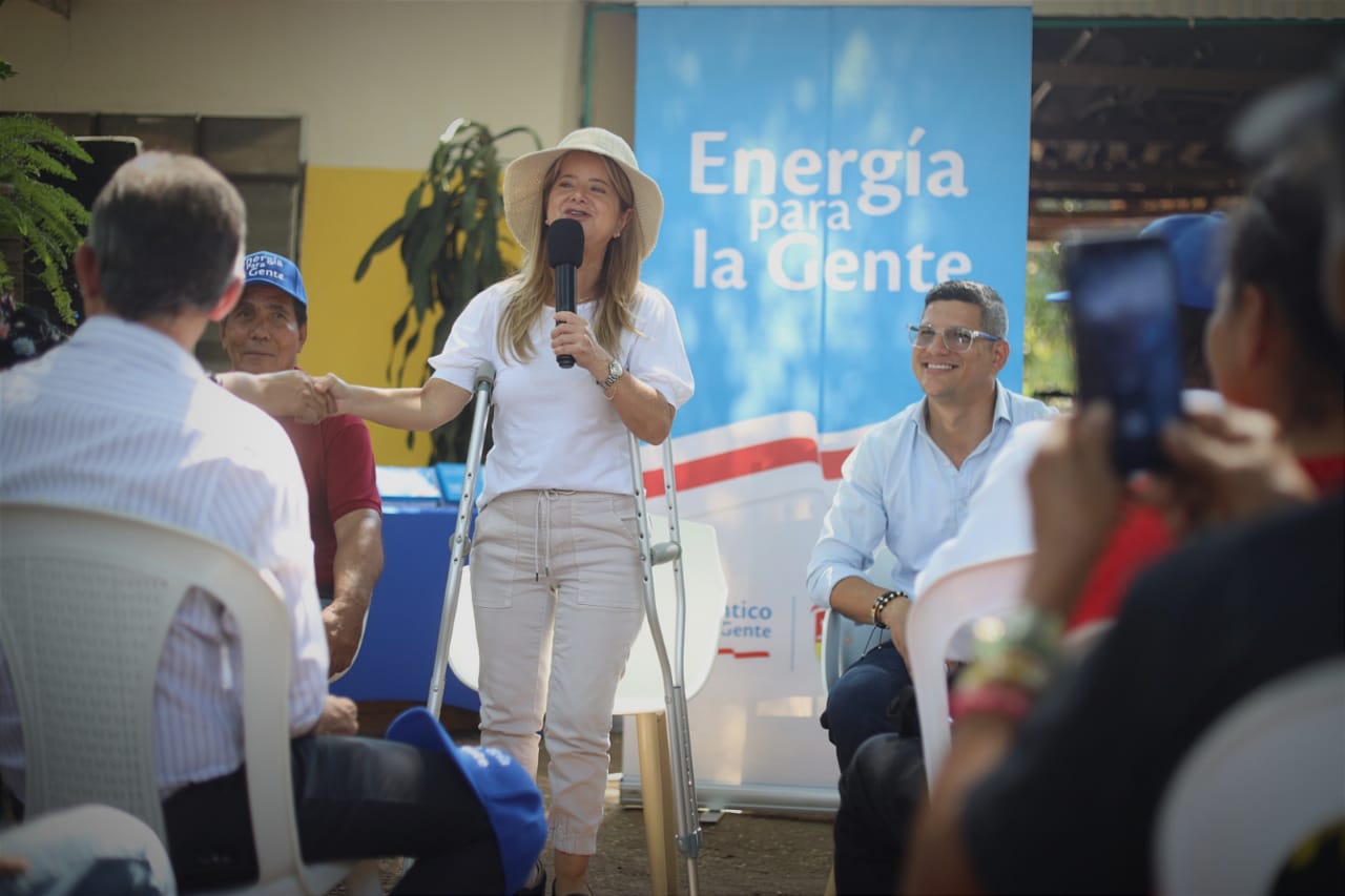 “Con ‘Energía para la Gente’, mejora la calidad de vida de 80 familias y la productividad del campo en Sabanalarga”: Elsa Noguera