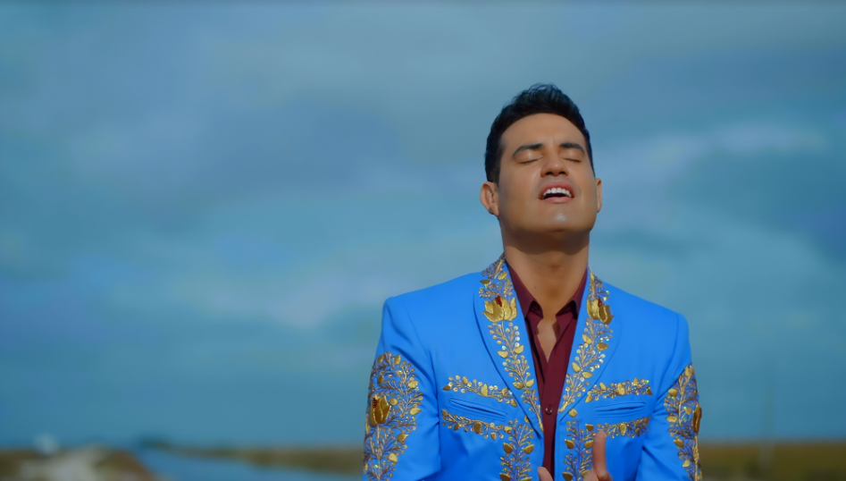 El cantante cubano, Luis Alberto Fernández, visita Colombia