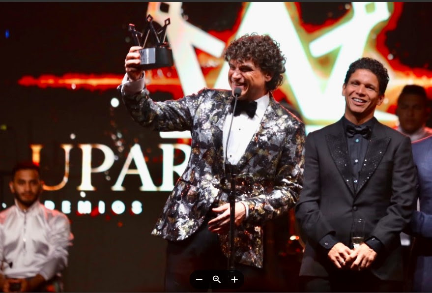 Silvestre Dangond homenajeado por su aporte al folclor vallenato en los Premios Upar Awards 2023