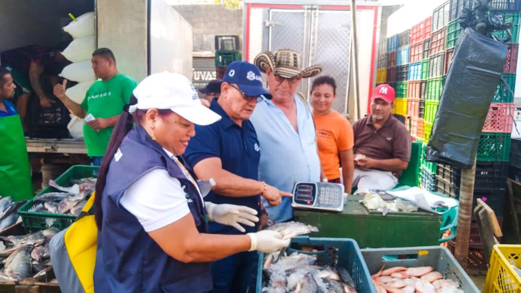 Distrito implementa operativos de control de precios de pescados y mariscos durante la Semana Mayor