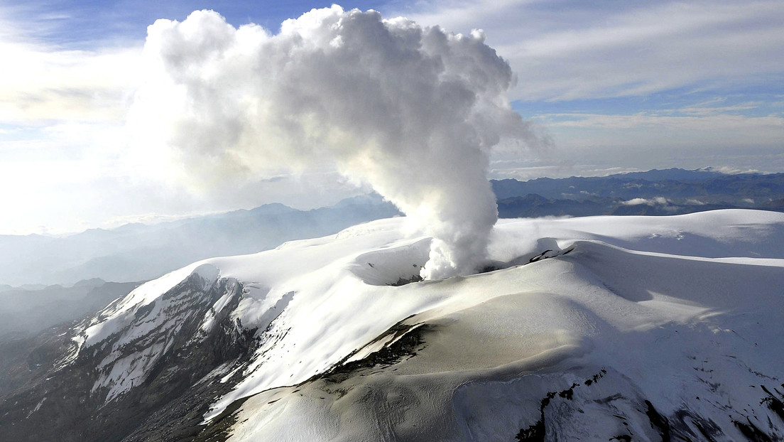 La inestabilidad del Nevado del Ruiz se presenta con mayor expulsión de cenizas y gases