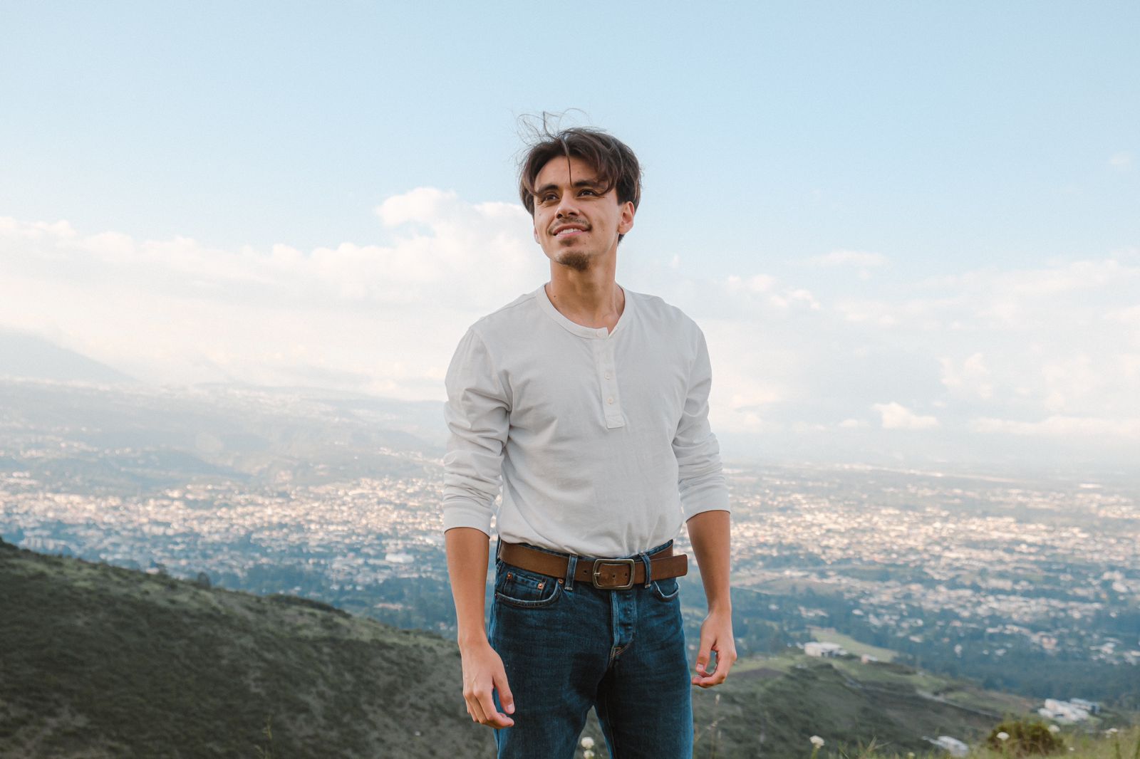 Alejandro Sierra vuelve a Quito con su EP «REGRESO»