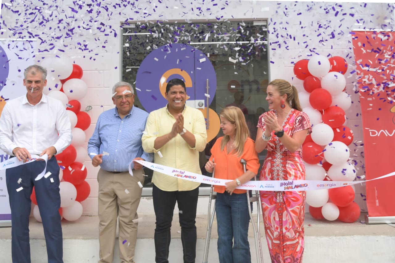 ¡Atlántico celebra la apertura del primer contact center en un Municipio del departamento!