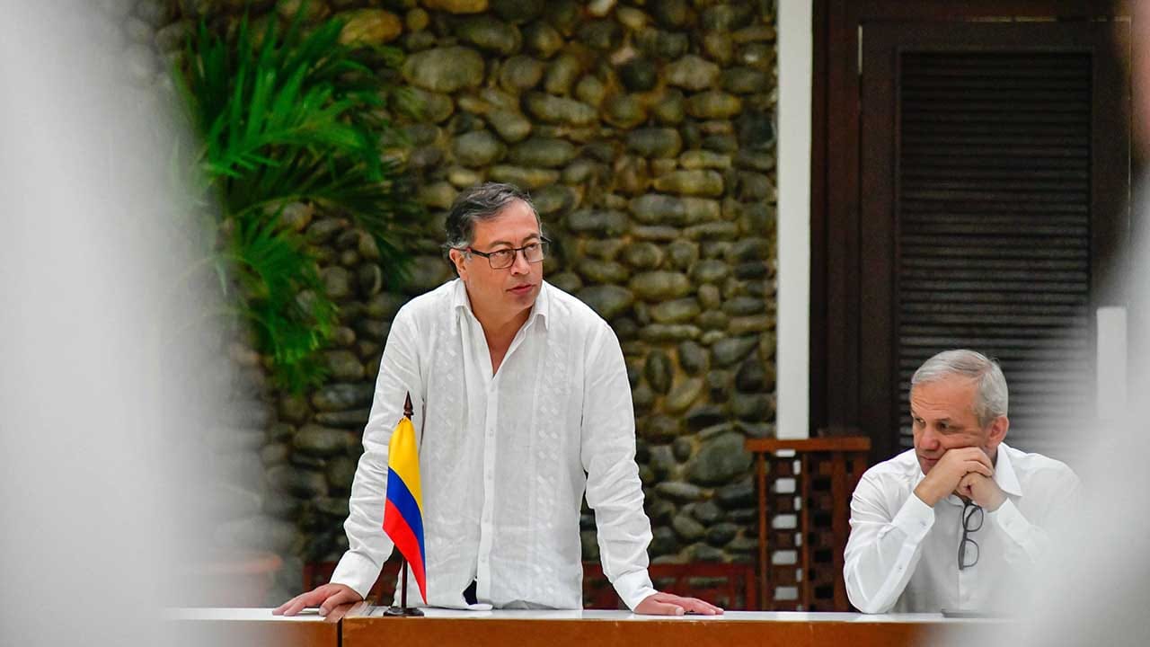 ¡Histórico hito en Colombia! La firma de cese al fuego en mayo de 2025 conduce al anhelado fin de la guerra entre el Eln y el Estado, según el Presidente Petro