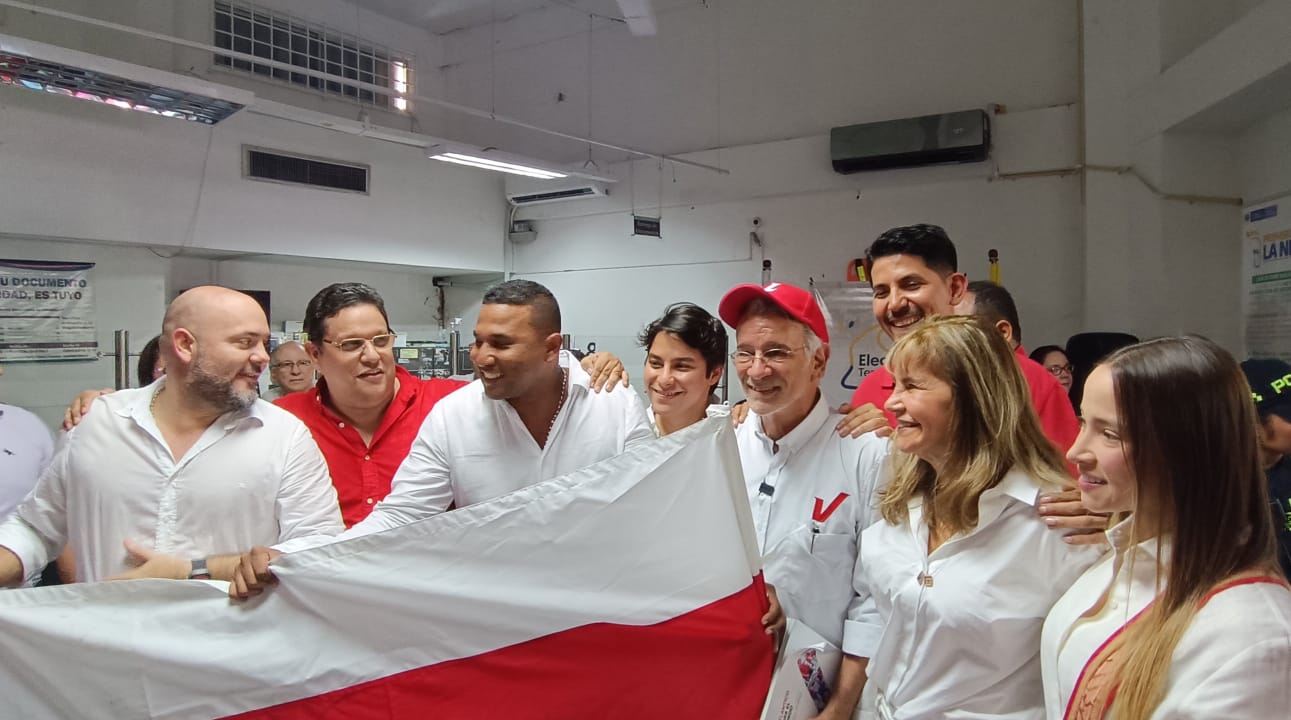 Eduardo Verano llega a Barranquilla luego de su ruta departamental para inscribir su candidatura