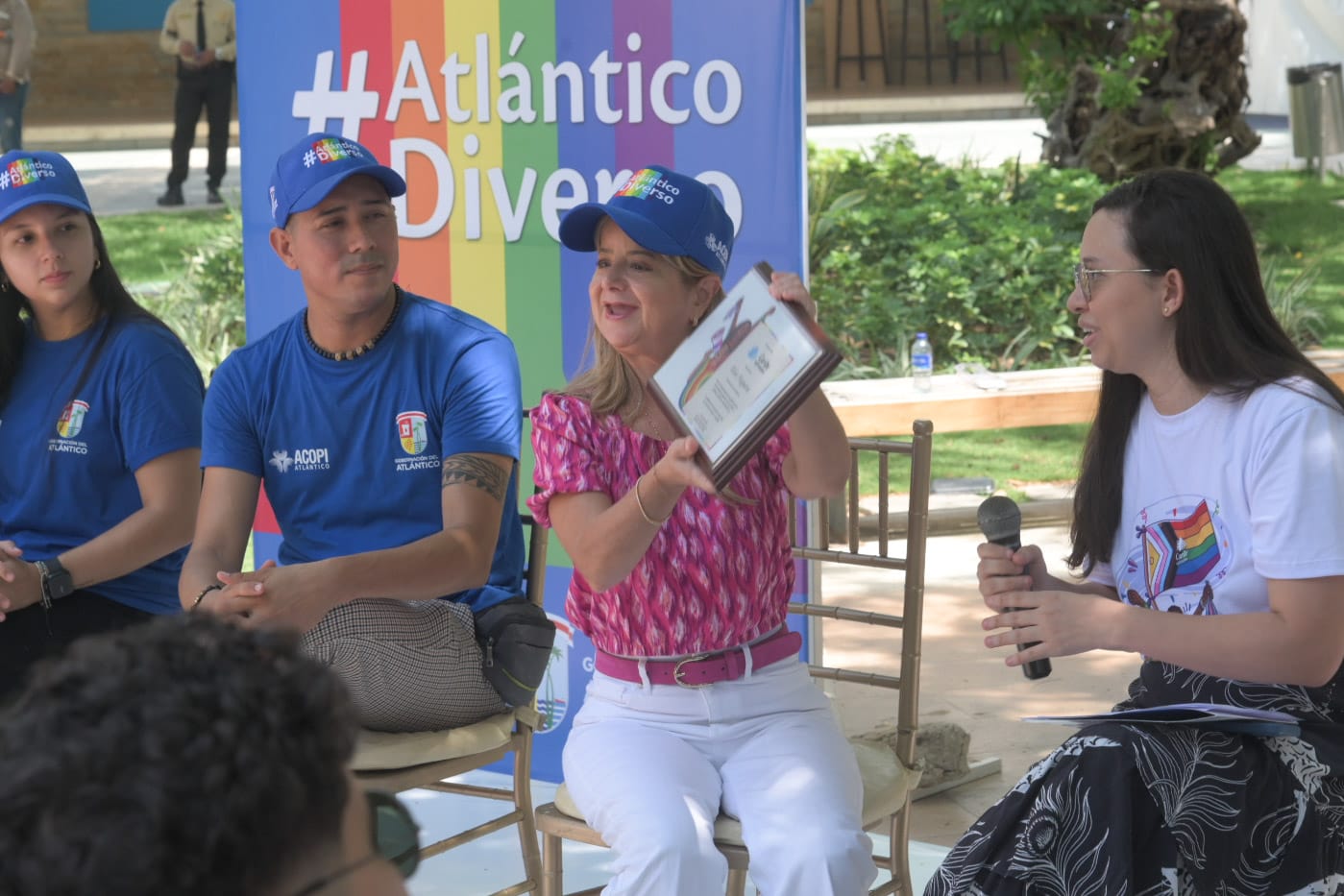 Gobernadora del Atlántico recibió reconocimiento por su compromiso con la comunidad LGBTIQ+ del departamento