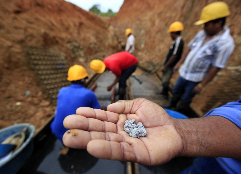El mercurio, un peligro para la salud pública que Colombia busca erradicar de la minería