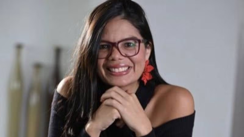 La periodista Laura Ardila alega censura de la editorial Planeta por no publicar libro sobre clan político
