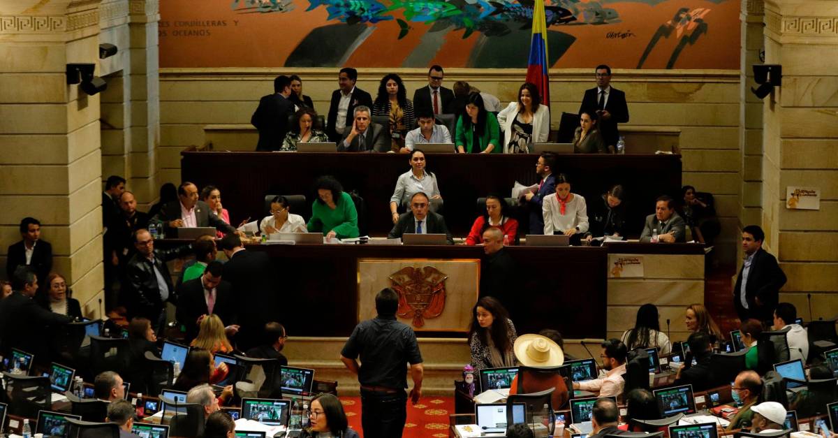 Bancada legislativa de Gustavo Petro dice que ingreso de dinero ilícito no ha sido probado