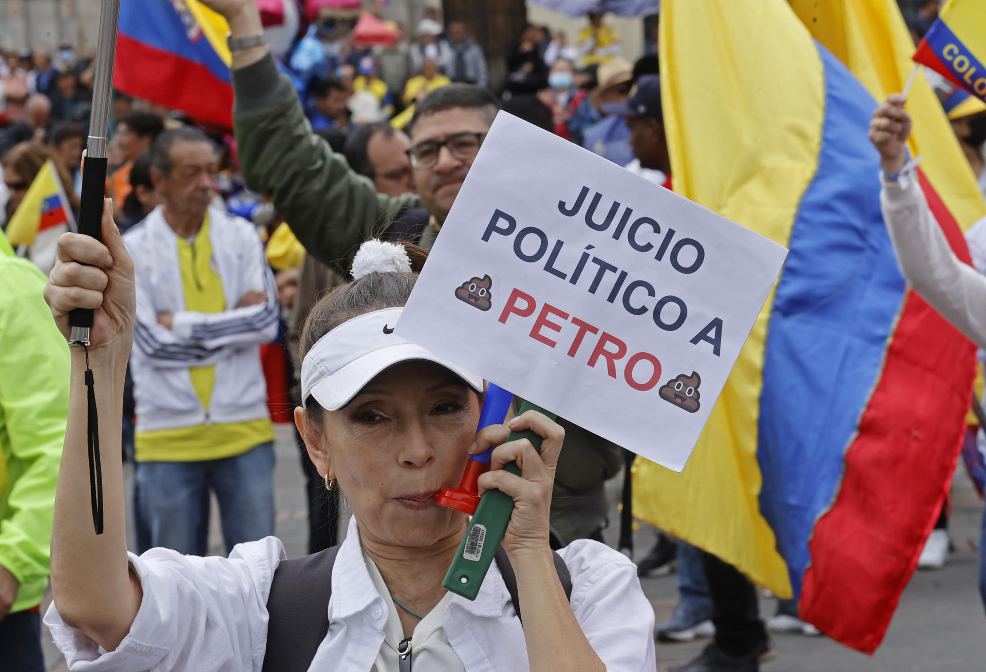 Al grito de «¡Fuera Petro!» los colombianos protestan contra el Gobierno