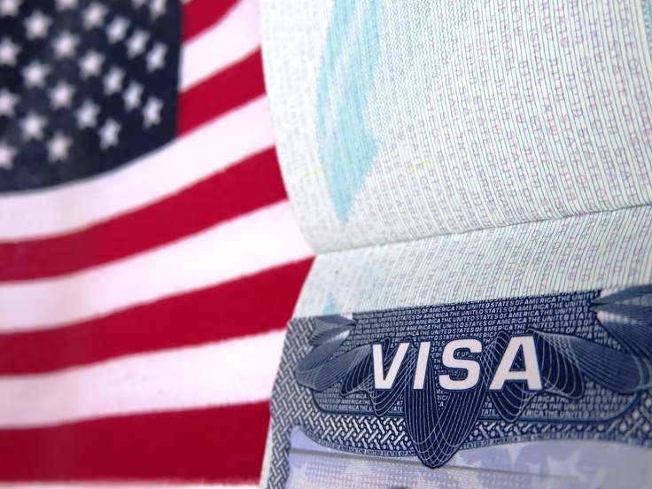 Visas expedidas por Estados Unidos suben un 20 % desde antes de la pandemia