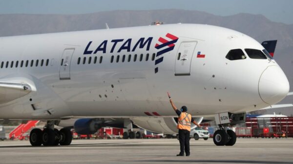 Ordenan a aerolínea Latam dejar de vender vuelos sin autorización desde y hacia Bogotá