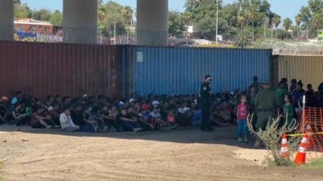 En Texas se registra nueva ola masiva de migrantes mueren 4 personas incluidos niños