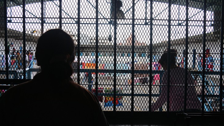 Mujeres en cárceles de Colombia podrían quedar en libertad antes de tiempo con nuevo proyecto del estado