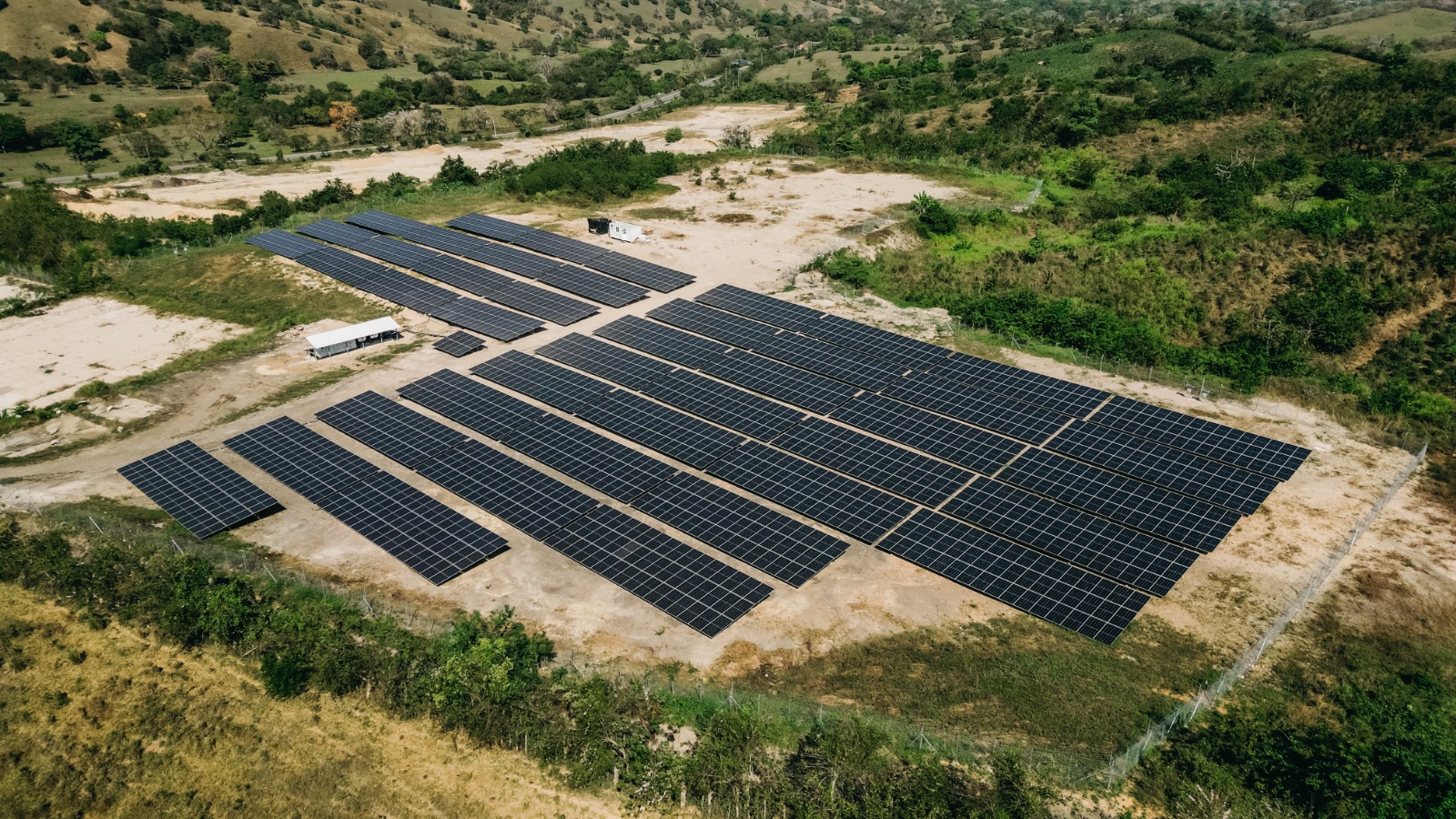 ‘Granjas solares’: estos son los beneficios de cosechar energía limpia