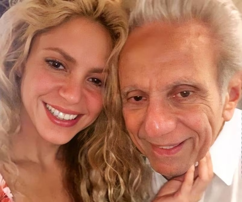 Shakira de regreso en Barranquilla, preocupa la salud de su padre William Mebarak