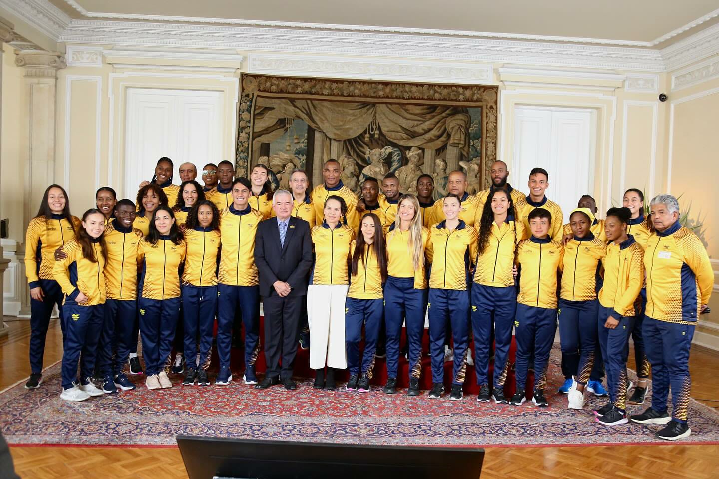 ¡Los atletas colombianos llegan a Santiago para los juegos Panamericanos 2023!