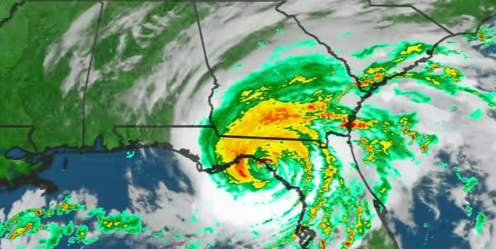 En Estados Unidos al menos dos tornados afectan zonas de la costa de Florida