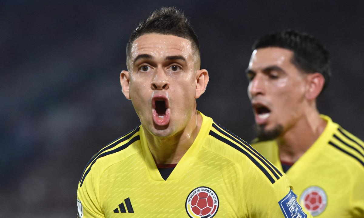 Colombia toma la ventaja ante Paraguay