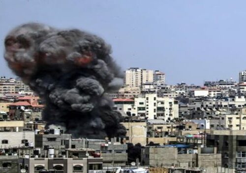 Ejercito-israeli-destruye-residencias-de-altos-cargos-de-Hamas-en-la-ciudad-de-Gaza-700x352