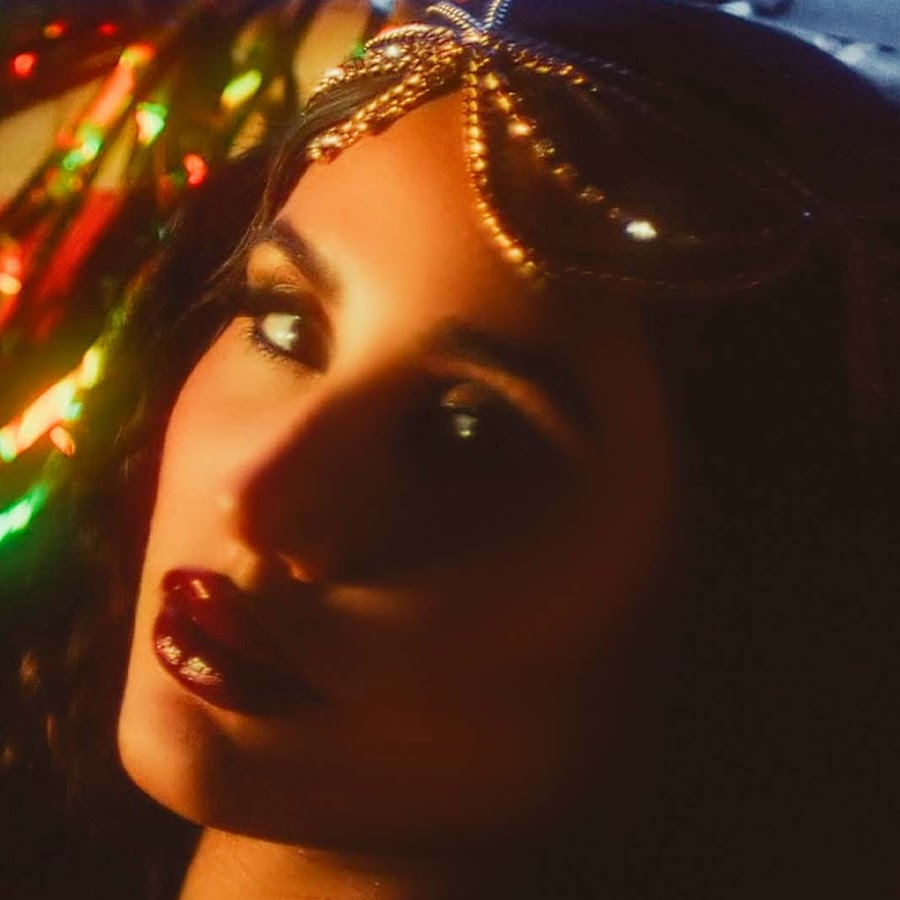 GEISSIE, La gran estrella del pop, presenta su nuevo sencillo “BAILANDO ME CURÉ”