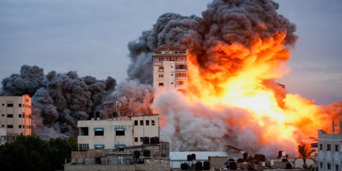 Israel prosigue la ofensiva en la Franja de Gaza y niega un cese el fuego