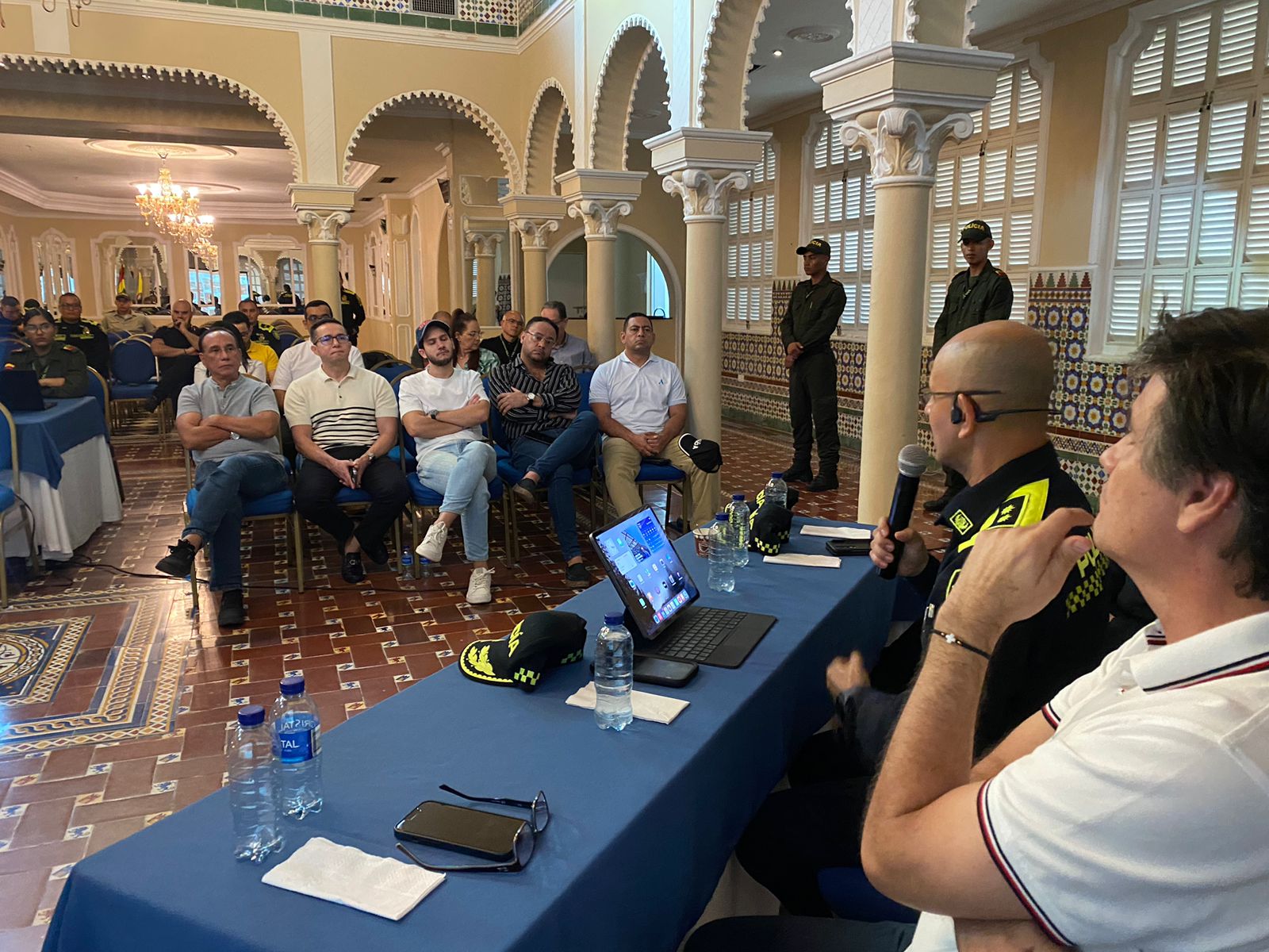 Policía Metropolitana se reúne con líderes y comerciantes del norte de Barranquilla