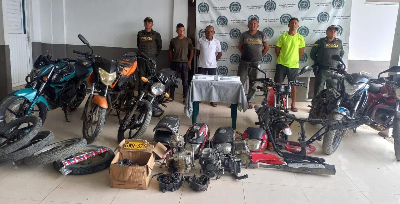 Comunidad delata a cuatro desvalijadores de moto y la Policía los captura en flagrancia