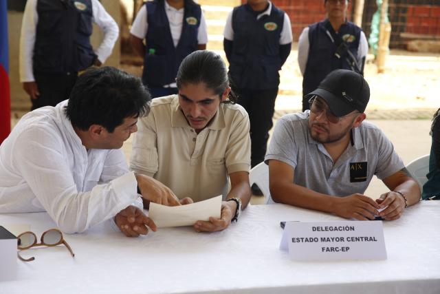 Alias «Sebastián Martínez» de las disidencia de las FARC dice que el diálogo con Gobierno es «un desorden total» que causa «desgaste»