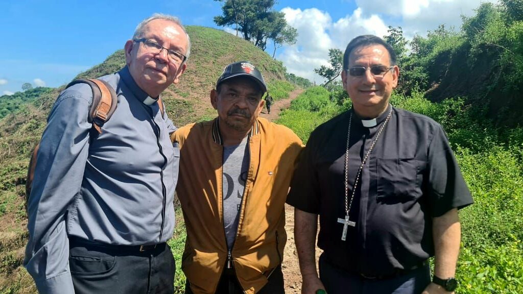Padre de Luis Díaz caminó dos días antes de ser liberado, dice obispo que lo recibió
