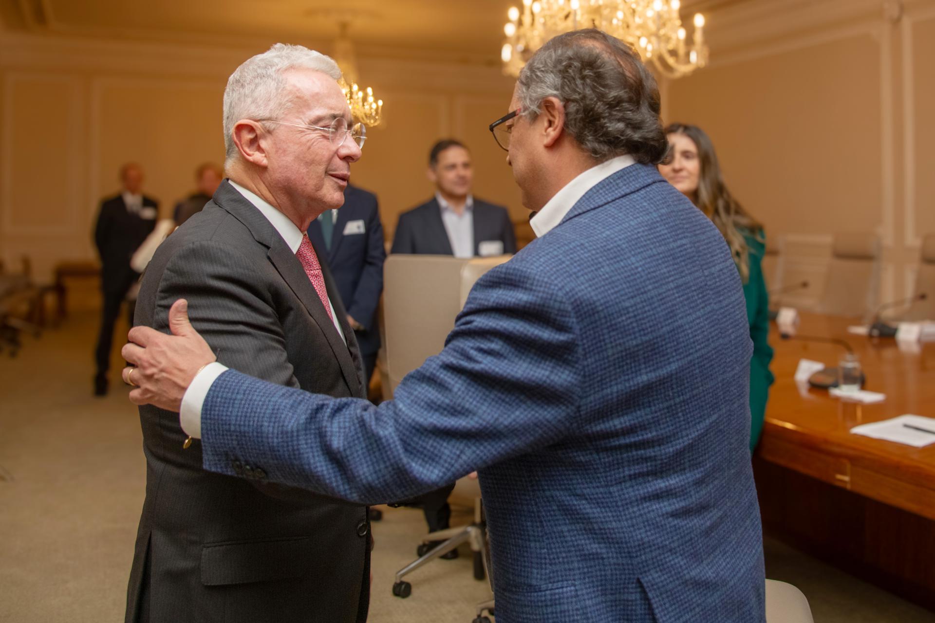 Expresidente Uribe sobre reunión con Petro: «No hubo diálogo, pero hubo un buen debate»