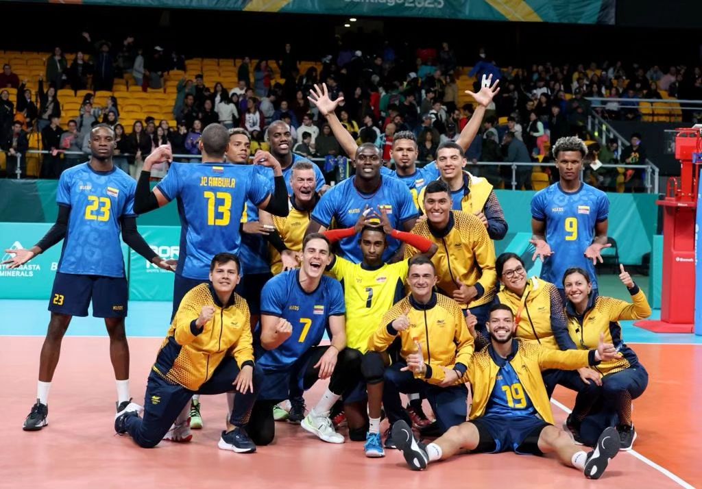 El Voleibol masculino de Colombia gana su primer partido en Santiago 2023