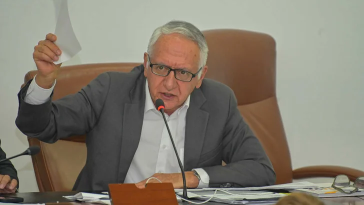 Ministro de Salud de Guillermo Alfonso Jaramillo dice aumento de camas UCI por covid-19 fue por «negocio»