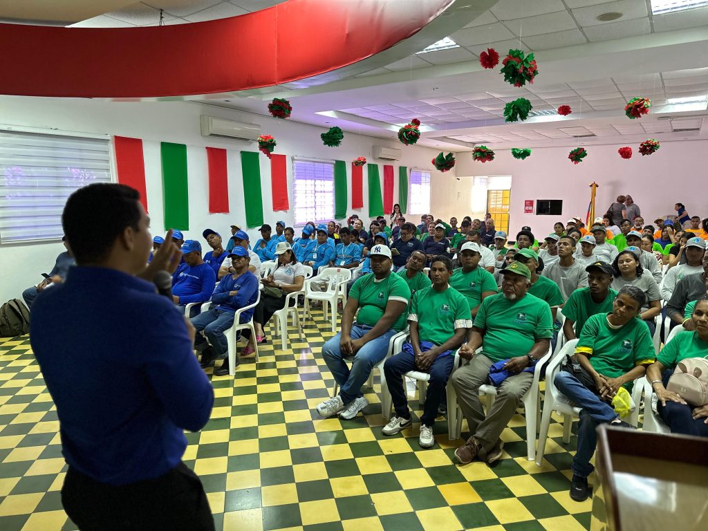 Carnaval de Barranquilla comenzó la formación de recuperadores ambientales de los eventos en el año2024