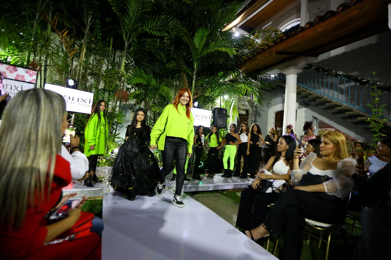 El Fashion Show Navidad Cóctel Gala 2023 by Yris López vuelve a Carabobo