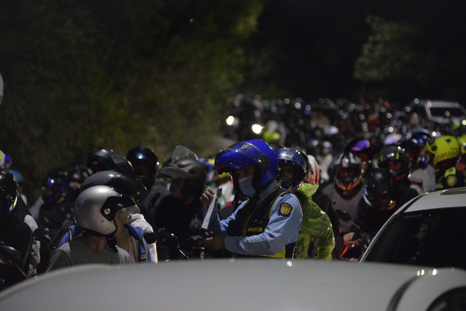 En megaoperativo contra piques en Medellín se registraron 700 comparendos y 144 vehículos inmovilizados