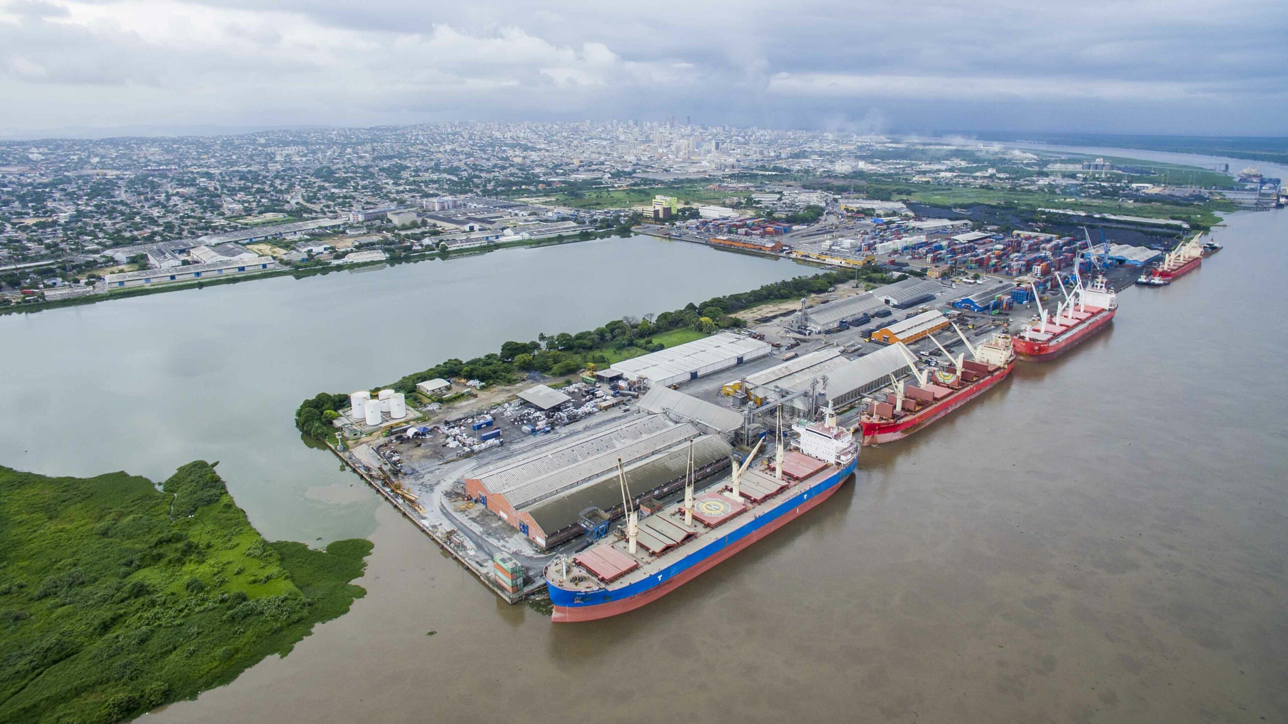 Restricciones Temporales en la Zona Portuaria de Barranquilla Debido a Fuertes Vientos