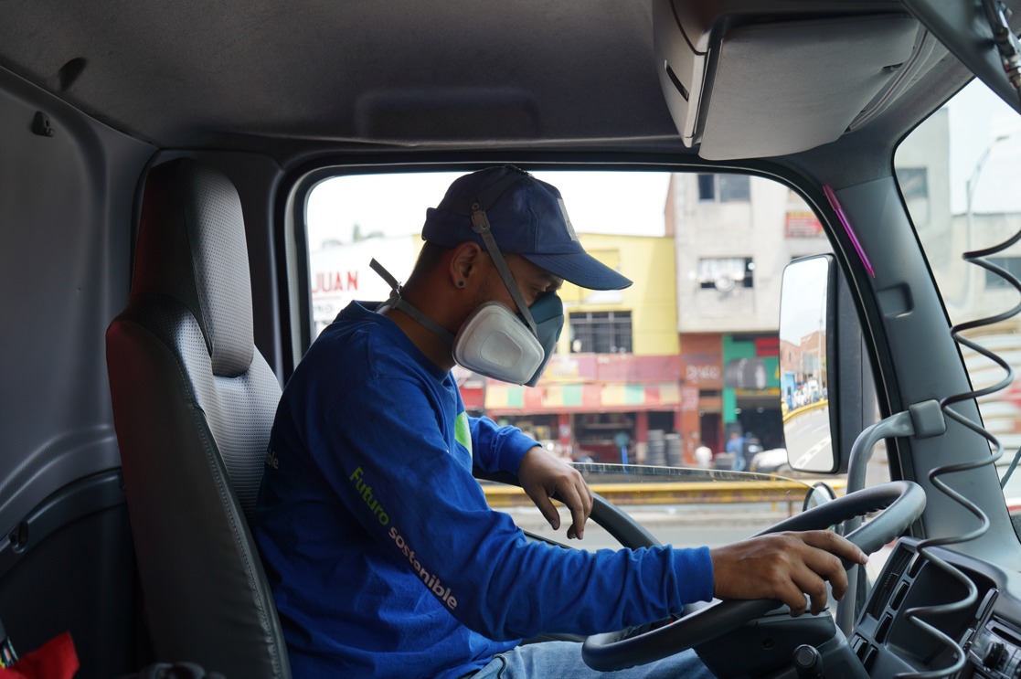 Refuerzan controles ambientales para mejorar la calidad del aire en Medellín