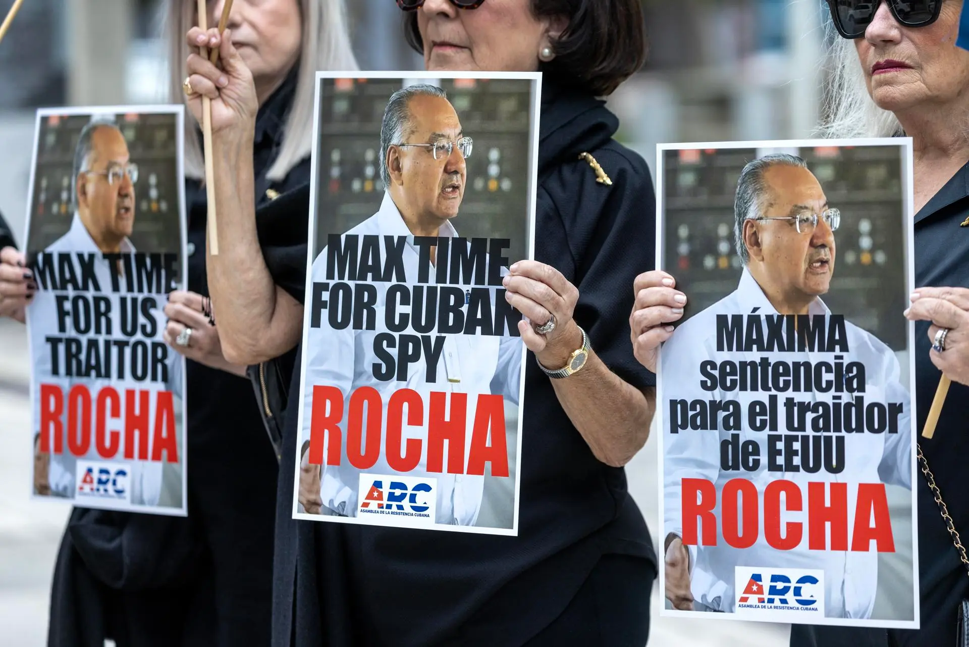 Sentencian a 15 años al exembajador de Estados Unidos Víctor Rocha por caso de espionaje para Cuba