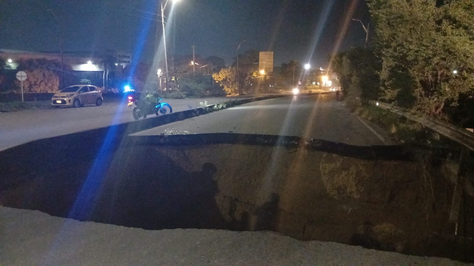 Grave Emergencia en Barranquilla y Soledad: Colapsa Parte de un Puente Vehicular en la Calle 30