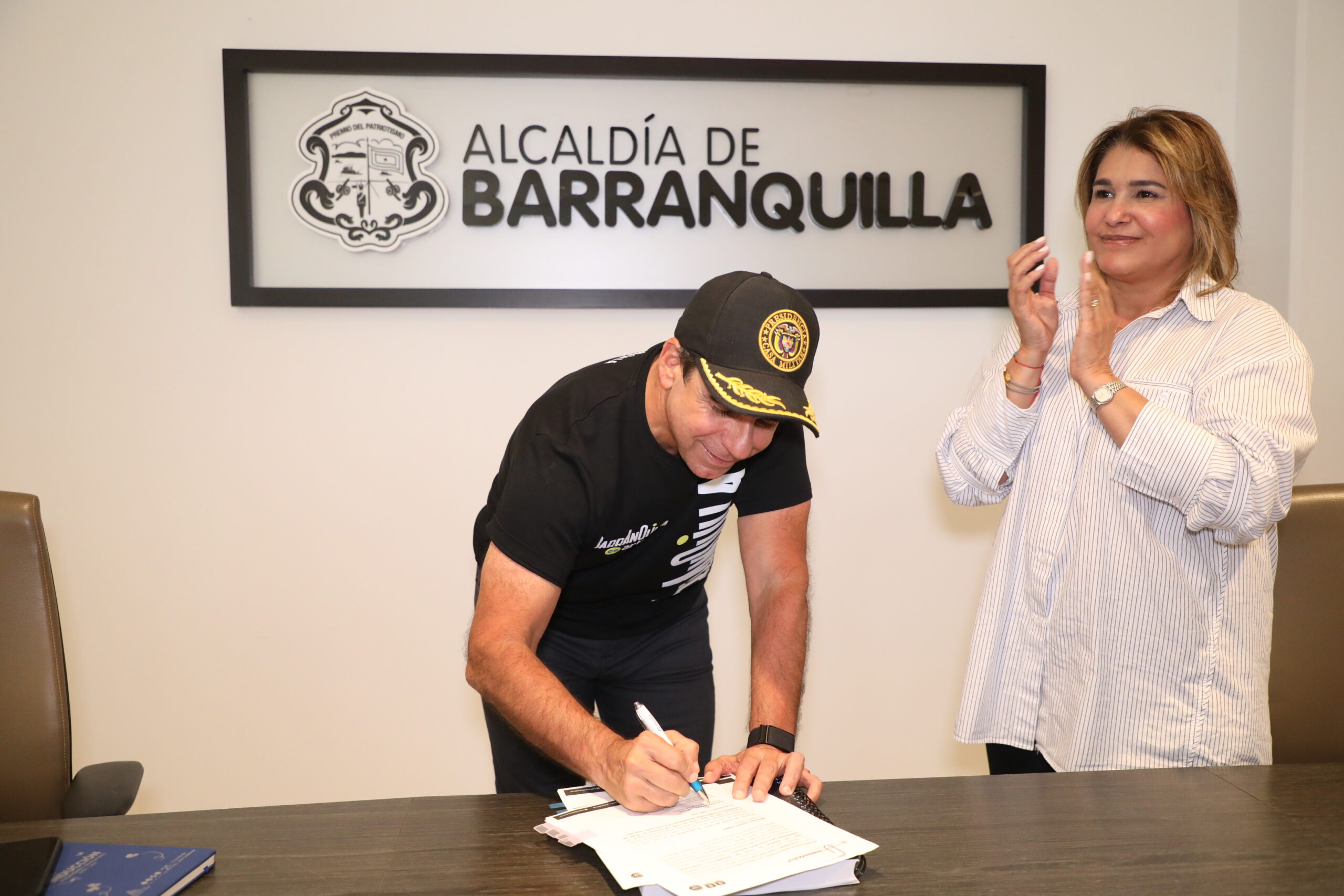 Barranquilla a Otro Nivel: Alcalde Char Sanciona Ambicioso Plan de Desarrollo