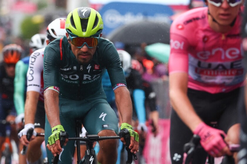 Daniel Martínez elogia a Pogacar: ‘Quería ganar la etapa, pero él es un ciclista espectacular’