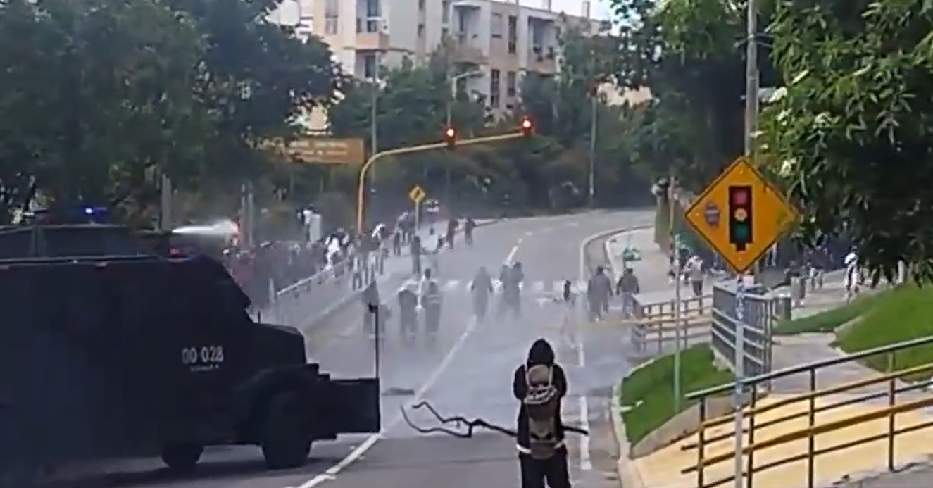 Disturbios en Bogotá: Desvíos de tráfico por manifestaciones cerca de la Universidad Distrital