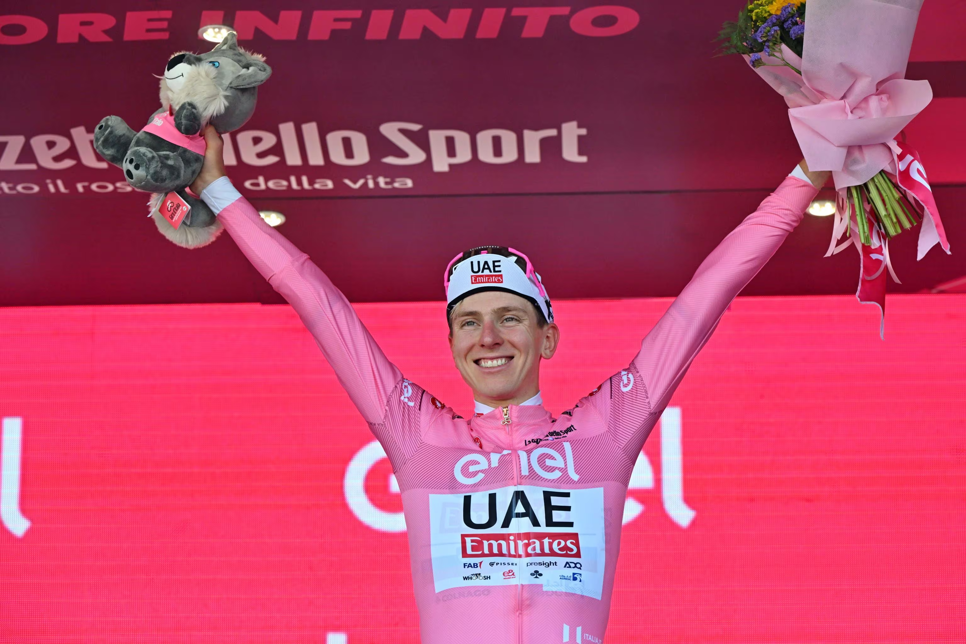 Martínez y Rubio entre los diez primeros en la clasificación del Giro tras la etapa 17