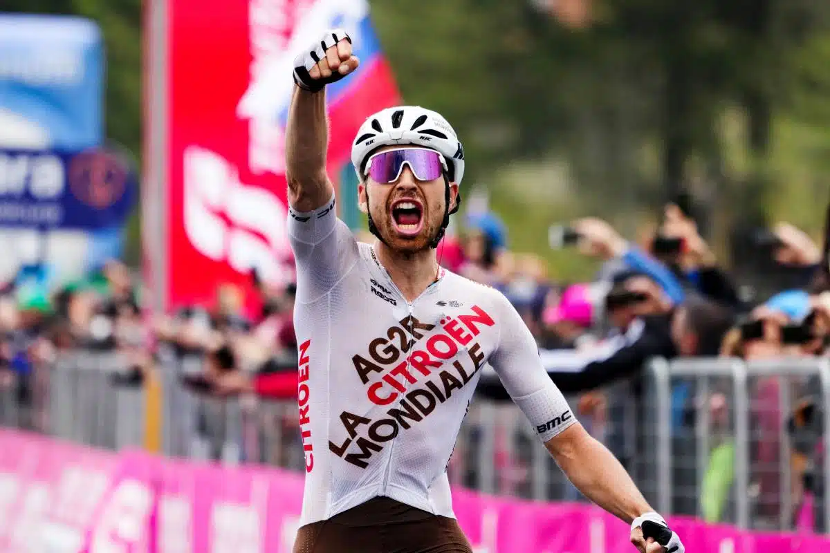 Paret-Peintre se lleva la etapa 10 del Giro; Daniel Felipe Martínez mantiene su posición de segundo lugar