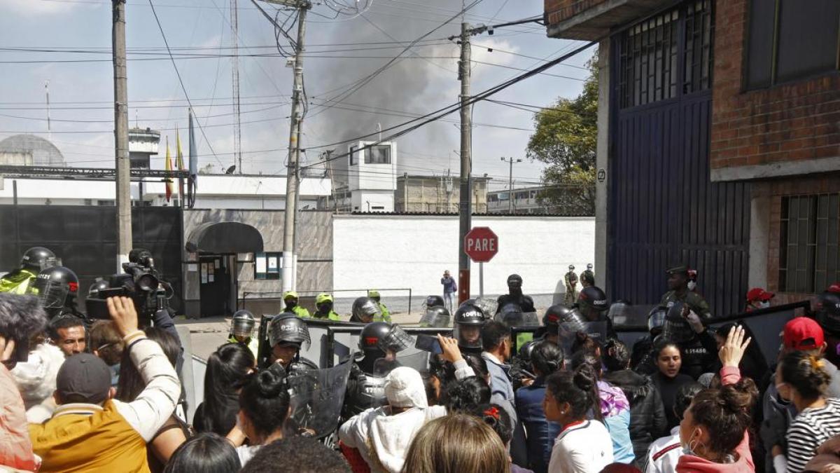 Autoridades atienden posible motín en la cárcel La Modelo de Bogotá